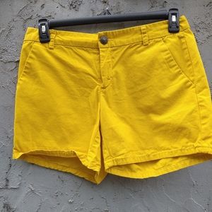 GAP SHORTS.  SZ 6